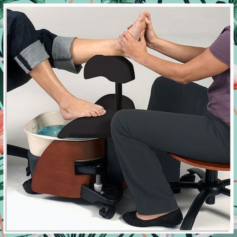 Looking for relaxation on-the-go? Our portable massage chair is the perfect solution! Whether you're traveling, at work, or simply need a quick pick-me-up, this must-have chair will help you unwind and destress anytime, anywhere. Say goodbye to tension and hello to ultimate relaxation with our portable massage chair! Pedicure Bowls, Black Tub, Portable Spa, Pedicure Chair, Foot Soak, Foot Spa, Leg Support, Foot Bath, Spa Offers