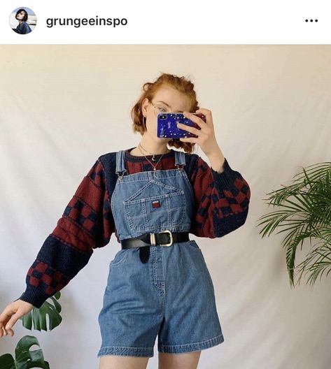 Overall Shorts Outfit Fall, Medium Size Girls Outfits Aesthetic, Medium Size Girls Outfits, Overalls Outfit Aesthetic, Liberty Mai, Overall Shorts Outfit, Artsy Style Outfits, Overalls Fashion, Artsy Outfit