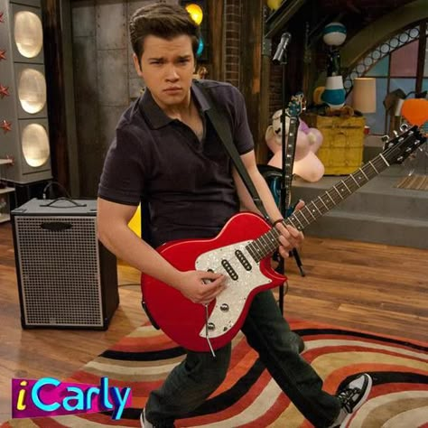 Freddie Benson Freddie Icarly, Freddy From Icarly, Freddie Benson, 2000s Boys, Icarly And Victorious, Nathan Kress, Smash Board, Icarly, Smash Cake