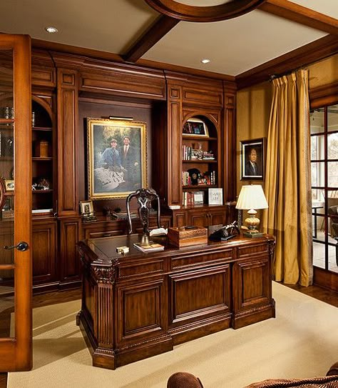 Traditional Home Office Design, Pictures, Remodel, Decor and Ideas - page 46 Home Office Traditional, Masculine Home Office Ideas, Traditional Home Offices, Traditional Home Office, Home Library Design, Casa Vintage, Luxury Office, Home Libraries, Home Office Setup