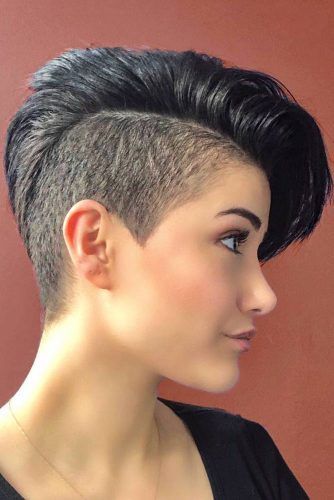 Pixie Cut With Shaved Side #undercutpixie #pixiehaircut #undercut #haircuts Shaved Side Haircut, Shaved Pixie Cut, Side Haircut, Shaved Pixie, Edgy Short Haircuts, Pixie Haircut Styles, Short Black Hair, Short Shaved Hairstyles, Shaved Side Hairstyles