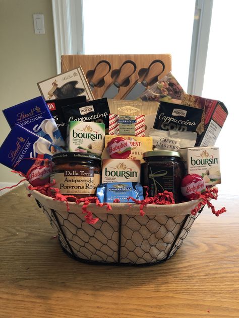 Wine And Cheese Gift Basket, Charcuterie Gift Basket, Coffee Lovers Basket, Cheese Gift Baskets, Gourmet Baskets, Coffee Apple, Movie Night Gift Basket, Cheeseboard Gift, Perfect Gift Basket