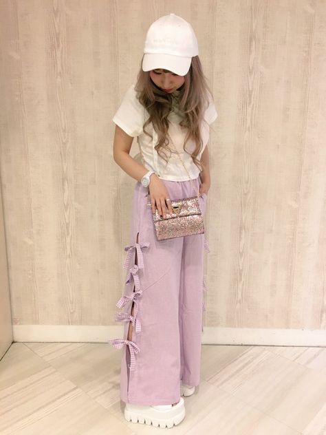 Girly Kei, Tokyo Style, Larme Kei, Tokyo Fashion, Princess Seams, Japanese Street Fashion, J Fashion, Girly Fashion, Harajuku Fashion