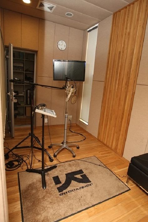 Yg building Dance Rooms, Recording Studio Home, Music Studio Room, Dream Music, Studio Room, The Factory, Music Studio, Recording Studio, Dance Studio