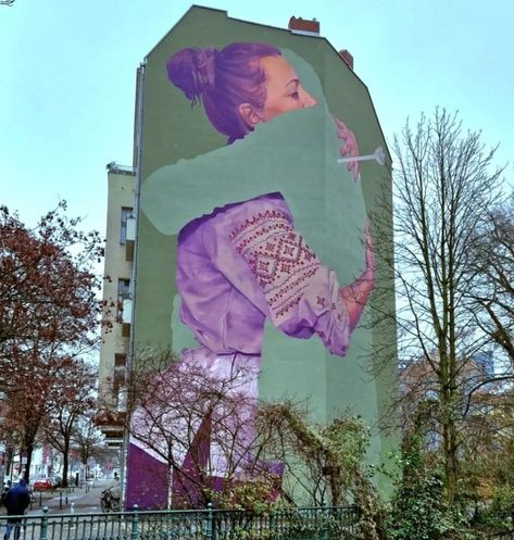 New mural 'Absent' by German Innerfields in Berlin, Germany, 2022 ~.~ Paint A Mural, Art Graf, Installation Street Art, Graffiti I, Street Art Utopia, Berlin Street, School Murals, Street Mural, Graffiti Illustration