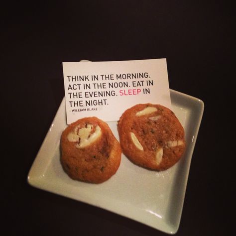 cookie service turndown #draketoronto Hotel Turn Down Service Ideas, Hotel Room Surprise, Turndown Amenities, Hotel Amenities Ideas, Welcome Amenities, Diy Invitation Card, Yacht Ideas, Hotel Details, Hotel Housekeeping