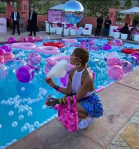 Barbie Pool Party, Pool Party Themes, Pool Party Outfits, Birthday Goals, Pool Party Decorations, Pool Birthday, Pool Birthday Party, 18th Birthday Party, Birthday Planning