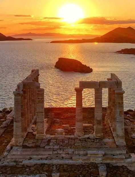 Greek Fountain, Ancient Greece Aesthetic, Temple Of Poseidon, Egypt Mythology, Old Ruins, European Bucket List, Greece Aesthetic, Epic The Musical, Surrounded By Love