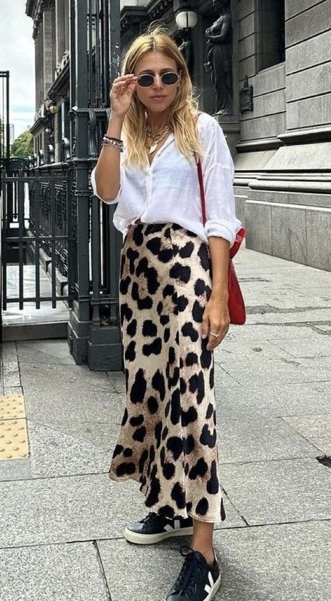 Leopard skirt outfit