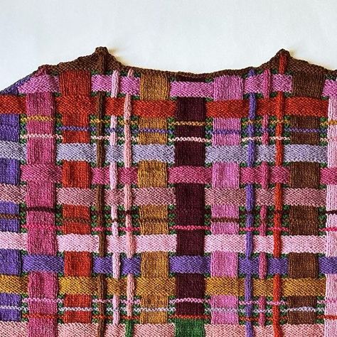 Scrap Sweater, Knitting Stripes, Knit Intarsia, Yarn Clothes, Intarsia Knitting, Intarsia Patterns, Scrap Yarn, Mohair Knit, Woven Sweater