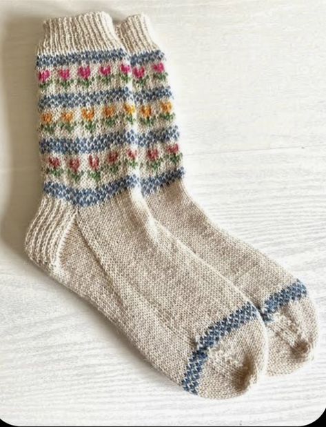 Sock Patterns, Cute Socks, Knitting Inspiration, Knitting Projects, Knitting Socks, Crochet Projects, Knit Crochet, Knitting Patterns, Cool Outfits