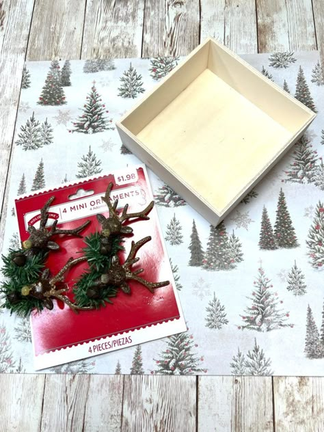 DIY Rustic Deer Shadow Box - Diy Christmas Shadow Box, Decorating With Antlers, Christmas Shadow Boxes, Dollar Tree Ideas, Shadow Box Ideas, Deer Ornament, Winter Project, Country House Decor, Green Paint