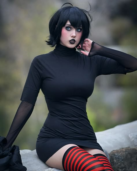 Goth Women, Gothic Beauty, Cute Cosplay, Gothic Girls, Dark Beauty, Blonde Girl, Gothic Fashion, Cosplay Anime, Cosplay Costumes