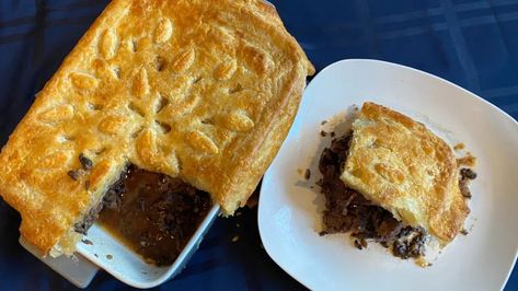 Beef Wellington Pot Pie brings dinner party elegance to your couch Portuguese Egg Tart, Boneless Short Ribs, Best Pies, Beef Wellington Recipe, Chocolate Custard, Savory Pies, Good Pie, Best Pie, Marshmallow Creme