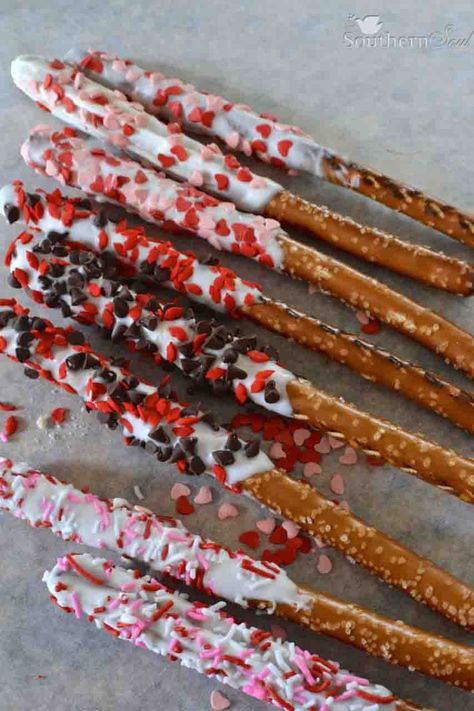 Valentine’s Pretzel Rods Chocolate Covered Pretzels Recipe, Valentines Day Chocolate, Banana Bread French Toast, A Southern Soul, Pretzel Recipe, Chocolate Peppermint Bark, Chocolate Covered Pretzel, Pretzel Rolls, Candy Bark