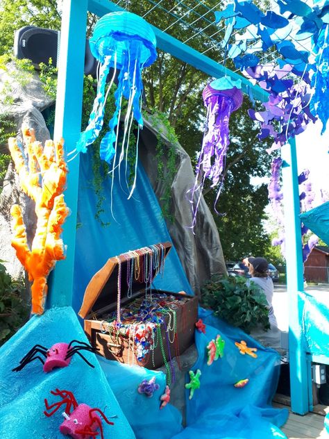 Ocean Themed Parade Float, Ocean Parade Float, Beach Theme Parade Float Ideas, Spongebob Parade Float, Under The Sea Parade Float Ideas, Under The Sea Parade Float, Under The Sea Float Parade, Mermaid Parade Float, Under The Sea Float