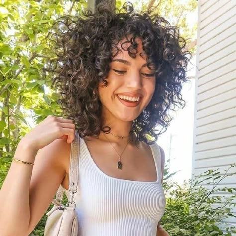 Hairstyles For Short Curly Hair, Curly Cuts, Natural Curly Hair Cuts, Sweeping Bangs, Layered Curly Hair, Curly Hair Photos, Medium Curly Hair Styles, Short Curly Haircuts, Curly Haircuts