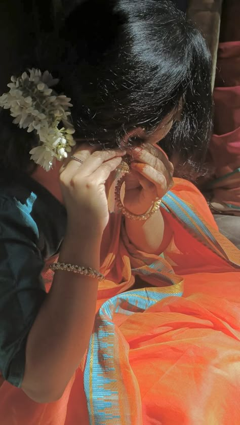 Hindu Girl Aesthetic, Insta Avatar, Bangladesh Girl, Luck Movie, Jalebi Baby, Aesthetic Photoshoot Ideas, Traditional Day, Deeksha Seth, Desi Pinterest