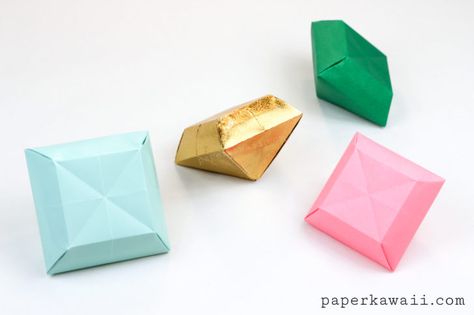 Origami Paper Crystal Tutorial - Make 3D Gems! #DIY #papercrystal #origami Aladdin Pantomime, Crystal Tutorial, Flowers Money, Basic Origami, Jute Flowers, Folding Tips, Paper Folding Art, Paper Kawaii, Origami Star Box