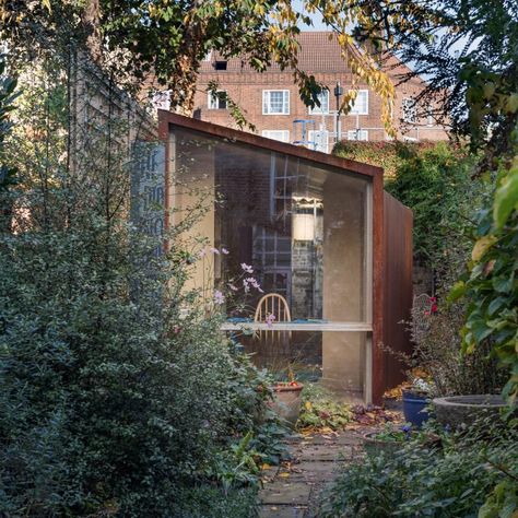 The Rug Room by Nic Howett made the Don't Move, Improve! shortlist. Sunken Bath, Narrow Garden, Rug Room, Glass Extension, Into The West, Backyard Office, London Architecture, London House, Garden Studio