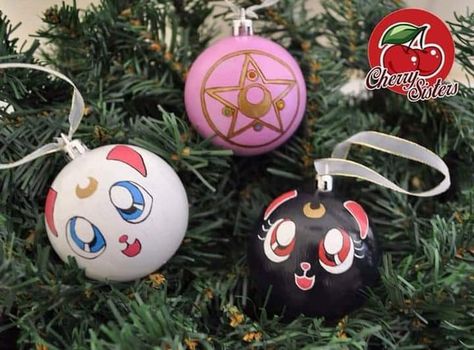 Sailor Moon Ornament, Sailor Moon Christmas Tree, Anime Ornaments Diy, Sailor Moon Decor, Nerdy Christmas Ornaments, Geek Christmas Ornaments, Sailor Moon Crafts, Nerd Christmas, Nerdy Christmas