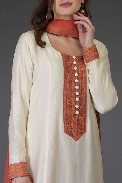 Kurta Neck Design With Border, Potli Button Neck Designs, Neck Designs For Kurtis, Suit With Dupatta, Salwar Neck Designs, Neck Lines, Churidar Neck Designs, Churidar Designs, Simple Kurta Designs