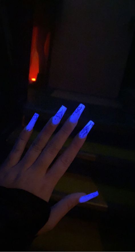 Boo Nails, Nails Glow In The Dark, Dark Acrylic Nails, Neon Blue Nails, Sweet 16 Nails, Glow In The Dark Nails, Fluorescent Nails, Dark Nail Designs, Valentino Beauty