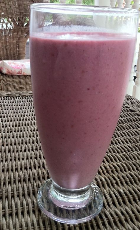 Yogurt Smoothie Recipes, Recipes With Yogurt, Basic Smoothie Recipe, Mixed Fruit Smoothie, Quick Healthy Recipes, Frozen Fruit Recipes, Apricot Smoothie, Fruit And Yogurt, Easy Breakfast Smoothies