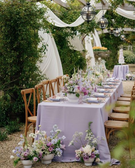 Bridgerton Bridal Tea Party, Bridgerton Breakfast, Bridgerton Flower Arrangements, Bridgerton Wedding Decor, Lilac And Sage Green Wedding, Bridgerton Party Decor, Bridgerton Flowers, Bridgerton Wedding Theme, Purple Outdoor Wedding