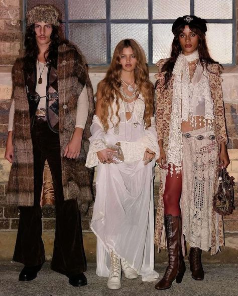 elise zecevic | aafw outings 🪞 | Instagram Festival Outfits Boho, Medieval Revival, Magic Clothes, Boho Inspo, Fashion Shoots, Sticky Fingers, Fits Aesthetic, Iconic Fashion, Mode Inspiration