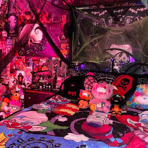 Scene Kid Bedroom Ideas, Scenecore Room Ideas, Scene Emo Room Ideas, Scenecore Room Decor, 2000s Scene Bedroom, Bedroom Wall Ideas Paint, Scene Bedroom 2000s, Scene Kid Room Ideas, Weird Core Bedroom