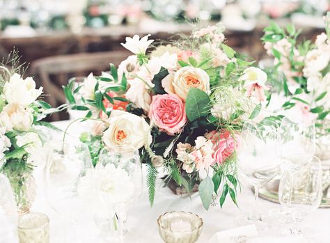 The Vault: Curated & Refined Wedding Inspiration - Style Me Pretty Peonies Wedding Table, White And Pink Wedding, Cheap Wedding Table Centerpieces, Barrel Flowers, Old Edwards Inn, Guest Table, Wedding Floral Centerpieces, Peony Wedding, Decorations Party