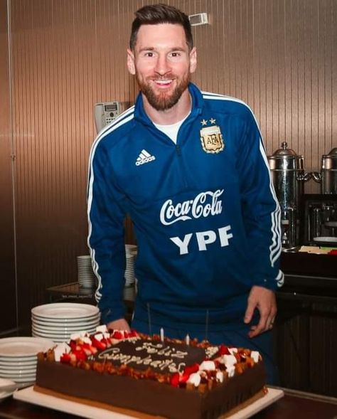 Messi Birthday, Antonella Messi, Happy Birthday Leo, Birthday Leo, Pearly Gates, Harry Styles Poster, Lionel Andrés Messi, Messi Argentina, Ganesh Photo