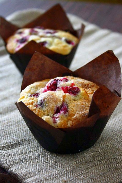 Cranberry Muffins Cafe Muffins Coffee Shop, Cafe Muffins, Cranberry Muffins, No Cook Desserts, English Tea, Cupcake Muffins, Biscuit Recipe, Bread Pudding, Breakfast Bowls