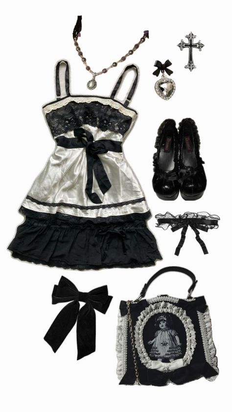 #goth #gothic #fashion #alternative #emo Himekaji Outfits, Fashion Alternative, Outfit Inso, Alt Outfits, Fits Clothes, Kawaii Fashion Outfits, Teenager Outfits, Goth Outfits, Alternative Outfits