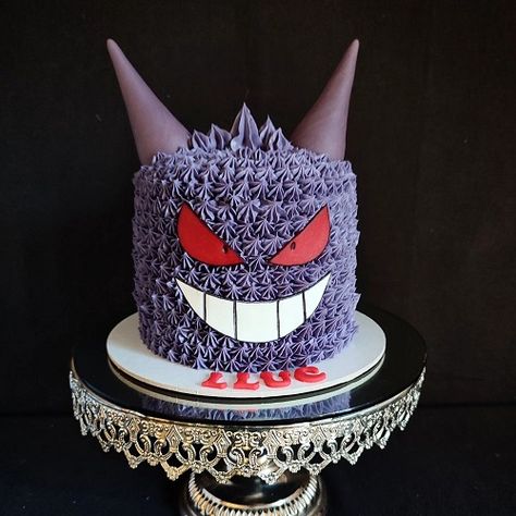 Pokemon Cake Recipes, Gengar Cake Ideas, Gengar Birthday Cake, Pokemon Cake Ideas Buttercream, Charzard Birthday Cakes, Mew Cake, Easy Pokemon Cake, Simple Pokemon Cake, Gengar Cake