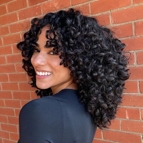 Mid-Back Center-Parted Hairstyle for Thick Natural Hair Natural Curly Hair Hairstyles, Hairstyles For All Hair Types, Thick Natural Hair, Shoulder Length Curly Hair, Curly Hair Hairstyles, Black Curls, Layered Curly Hair, Short Curly Hairstyles, Blonde Curly Hair