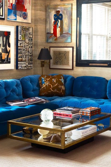 blue velvet corner sectional in living room Living Room Lighting Ideas, Classic Living Room Design, 1950s Home Decor, Room Lighting Ideas, Bright Furniture, Family Room Ideas, Classic Living Room, Colourful Living Room, Stylish Living Room