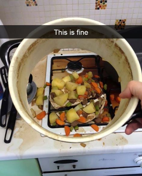 10+ Snapchat Fails Of People Having A Worse Day Than You Cooking Fails, Food Fails, Best Snapchat, Worst Day, Kitchen Humor, Daily Funny, Fun Dinners, Can't Stop Laughing, Epic Fails