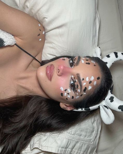 Cow Face Makeup Halloween, Cute Cow Makeup Halloween Easy, Pink Cow Makeup Look, Cow Print Face Paint, Cow Makeup Look For Halloween, Cow Print Makeup Halloween, Cow Makeup Looks Easy, Halloween Cow Makeup Looks, Halloween Cow Makeup