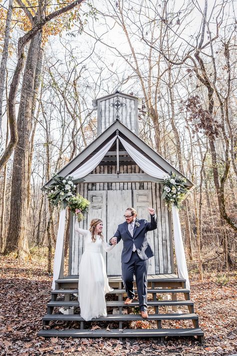 Outdoor Fall Micro Wedding, Small Wedding Chapel, Elope In Tennessee, Small Chapel Wedding, Simple Fall Wedding, Gatlinburg Wedding, Tennessee Elopement, Happy Anniversary Wedding, Gatlinburg Weddings