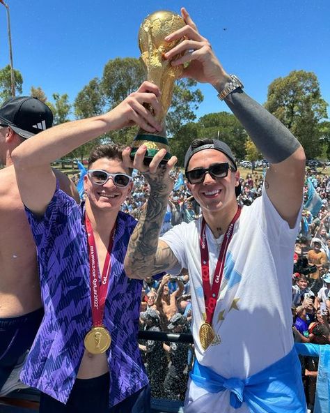 Enzo Fernández ⚽️ on Instagram: "🏆" Enzo Fernandez, Argentina Team, Argentina World Cup, Julian Alvarez, Argentina National Team, Team Goals, World Cup Champions, Football Icon, Sports Aesthetic