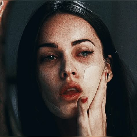 Jennifer's body Megan Fox Movies, Megan Fox Jennifer's Body, Jennifer Body, Jennifer's Body Aesthetic, Vintage Scenery, Jennifer Check, Megan Denise Fox, Hell Is A Teenage Girl, Jennifer's Body