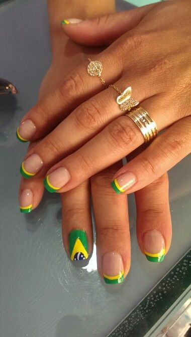 Brezil flag world cup 2014 nails Brazil Inspired Nails, Brazil Astethic, Brazil Nails Design, World Cup Nail Art, Brazilian Nails, Argentina Nails, World Cup Nails, Brazil Nails, Colombia Nails