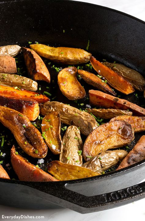 Roasted fingerling and sweet potatoes recipe Fingerling Sweet Potatoes Recipe, Sweet Potatoes Recipe, Yam Or Sweet Potato, Yummy Veggies, Winter Meals, Easy Eat, Blue Zone, Pan Meals, Family Table