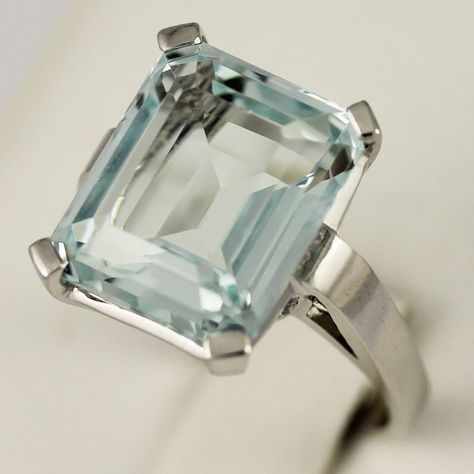 A stunning aqua-marine ring available at Oakville's fine London Gold Jewellery Store. Aqua Marine Rings, Aqua Marine Ring, Aqua Marina, Sparkle Bracelet, Gold Jewelry Stores, Art Deco Diamond Rings, Classic Bracelets, Aquamarine Jewelry, Aquamarine Ring