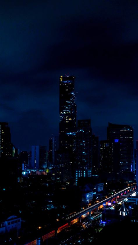 Late Night City, Movies To Watch Teenagers, Iphone Wallpaper Landscape, Dark City, Amazing Buildings, Blue City, City Vibe, Wallpaper Black, Backgrounds Phone Wallpapers