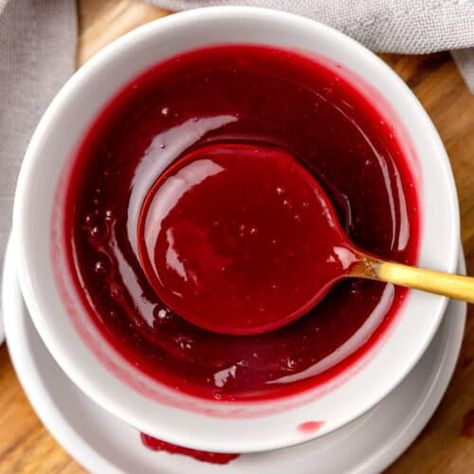 Easy Raspberry Sauce - One Hot Oven Raspberry Glaze For Cake, Raspberry Puree Recipe, Raspberry Sauce For Cheesecake, Raspberry Gelee, Yogurt Waffles, Waffles Ice Cream, Raspberry Sauce Recipe, Raspberry Glaze, Chocolate And Raspberry Tart