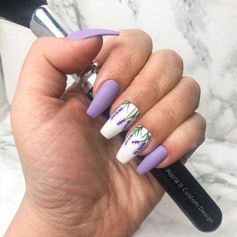 Spring Nail Designs 2024: Fresh Trends to Brighten Your Look Lilac Nail Art Design, Hyacinth Nails, Purple Flower Nail Designs, Lilac Flower Nails, Lavender Flower Nails, Purple Nails With Flowers, Lilac Nail Art, Purple Floral Nails, Flower Accent Nail