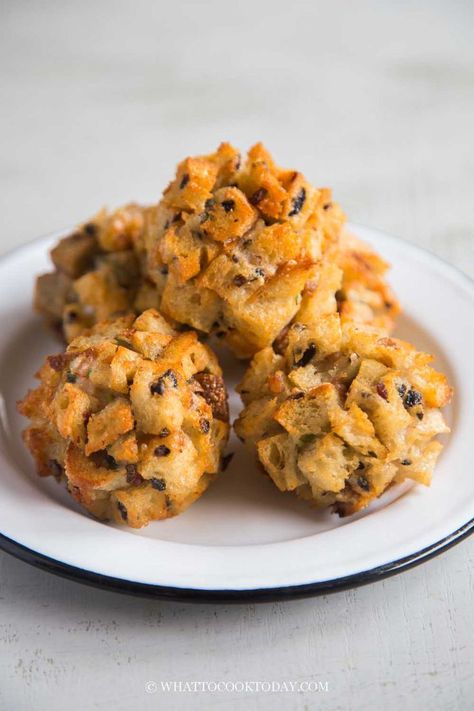 Crispy Fried Shrimp Balls Fried Shrimp Balls, Crispy Fried Shrimp, Rainbow Bread, Shrimp Balls, Crispy Shrimp, Juicy Shrimp, Asian Snacks, Stale Bread, Fried Shrimp